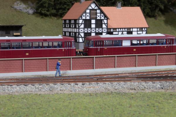 Joswood 40478, Spur H0, Steinmauer Ziegel-Hohlblockstein 2 Stück, Lasercut Bausatz
