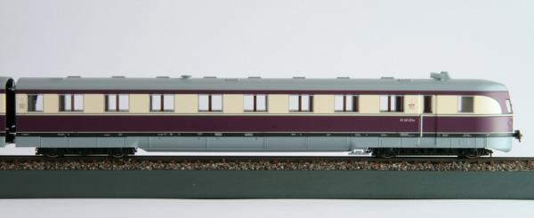 KRES Modelle 1372 - 1372D - 1372DS, Spur TT, VT 137 273, Epoche III der DR, 3-teilig, Bauart “Köln“